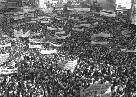 Varguista 1964: Sotilaiden Valtaannousu ja Brasilian Diktaattorin Syntymä